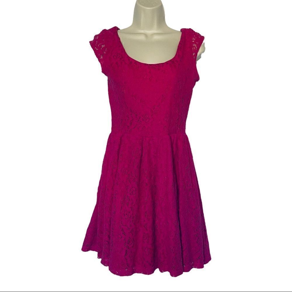 Velvet Torch Women’s Magenta Mini Lace Dress Size Small